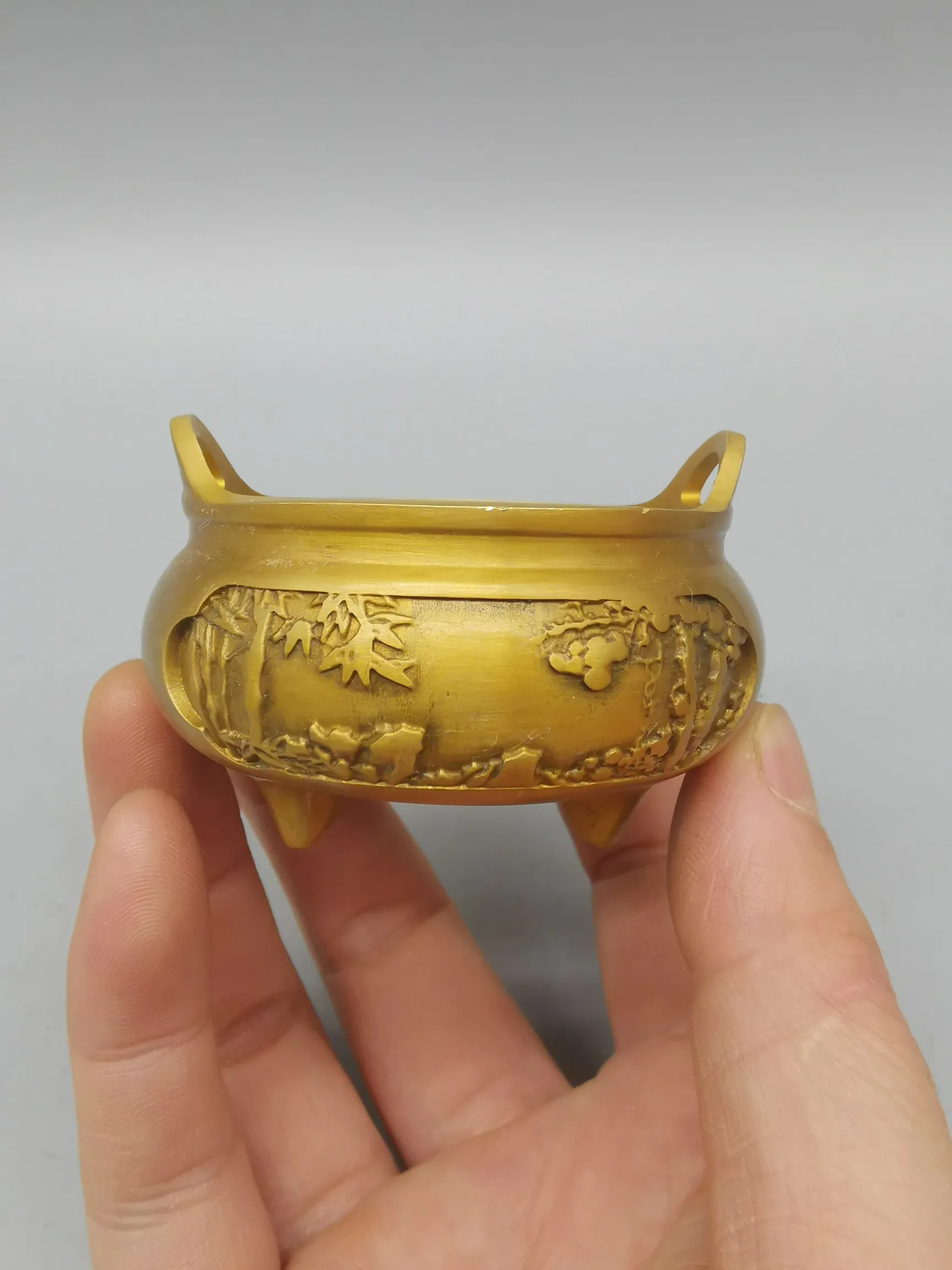 Exquisite antique pure copper for Buddha incense incense burner ornaments
Exquisite antique pure copper for Buddha incense incense burner ornaments