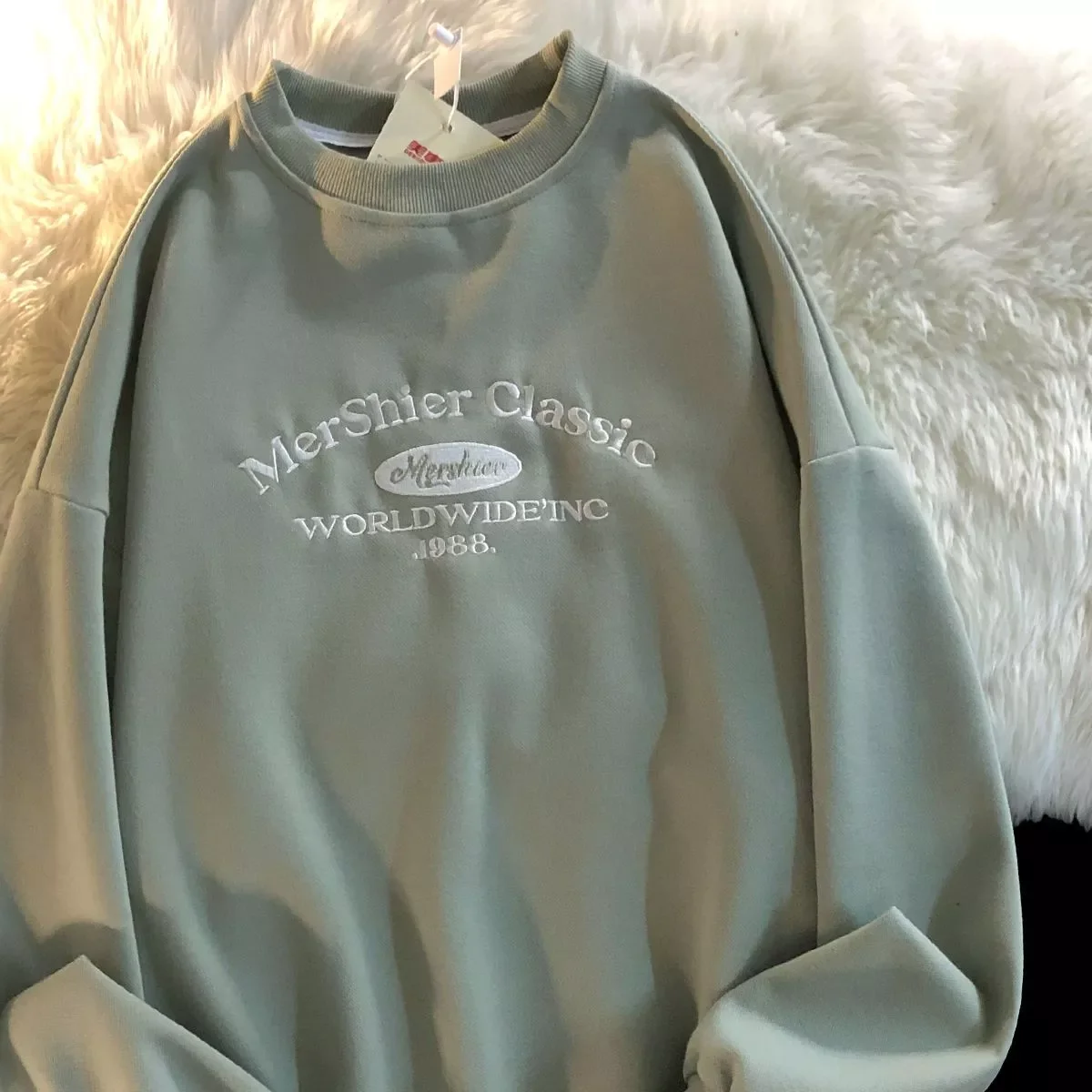 NEW IN 2023 Y2K Simple style casual round neck sweater men and women autumn loose drape lazy long sleeved top home clothes
NEW IN 2023 Y2K Simple style casual round neck sweater men and women autumn loose drape lazy long sleeved top home clothes