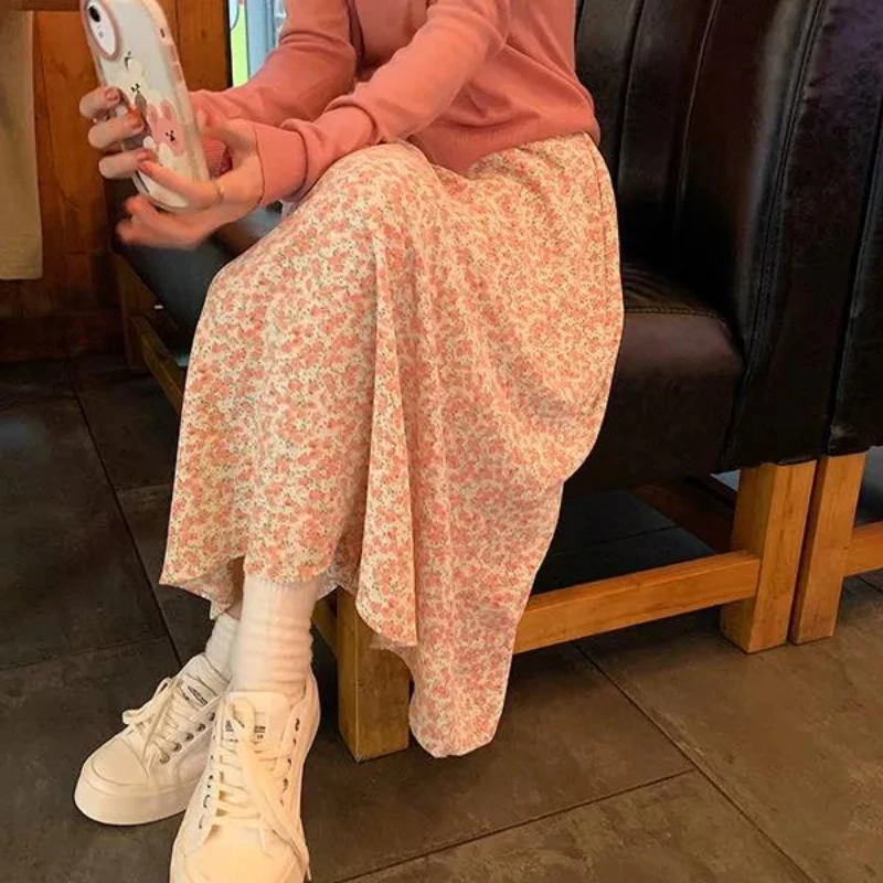 Women A-line Skirt 2022 Summer New Korean Ins Temperament Vintage Floral Print Slim Versatile High Waist Harajuku Female Skirt
Women A-line Skirt 2022 Summer New Korean Ins Temperament Vintage Floral Print Slim Versatile High Waist Harajuku Female Skirt