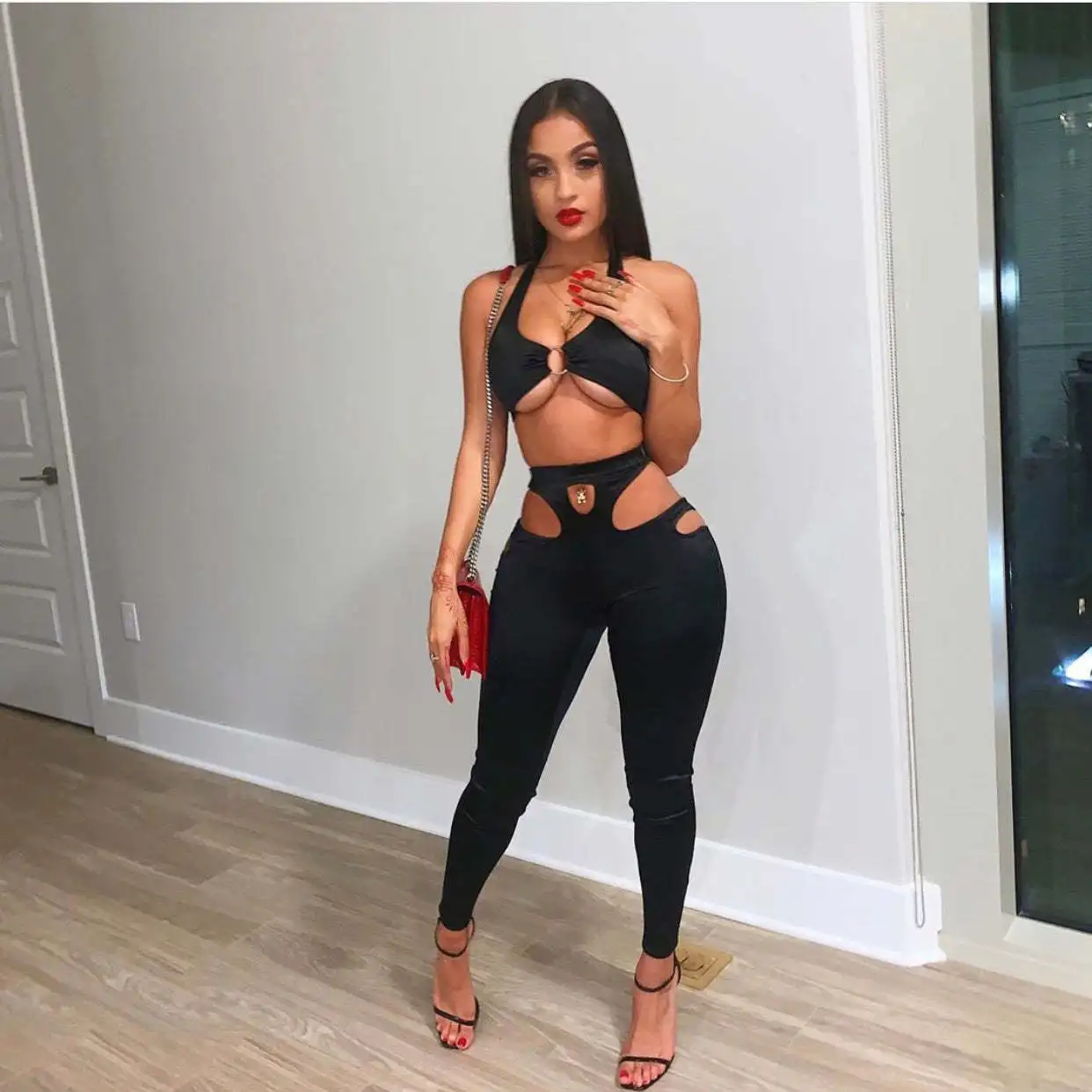 Sexy Two Piece Set Club for Women 2022 Fashion Summer Outfits Halter Sleeveless Backless Crop Top and Hollow Pants Matching Sets
Sexy Two Piece Set Club for Women 2022 Fashion Summer Outfits Halter Sleeveless Backless Crop Top and Hollow Pants Matching Sets