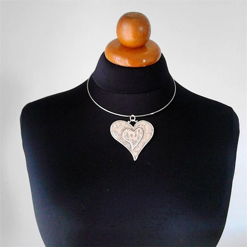 Large Pendant Necklace Silver Flower Necklace Chokers Silver Heart Pendant Necklace for Women Flower Pendant Necklace
Large Pendant Necklace Silver Flower Necklace Chokers Silver Heart Pendant Necklace for Women Flower Pendant Necklace