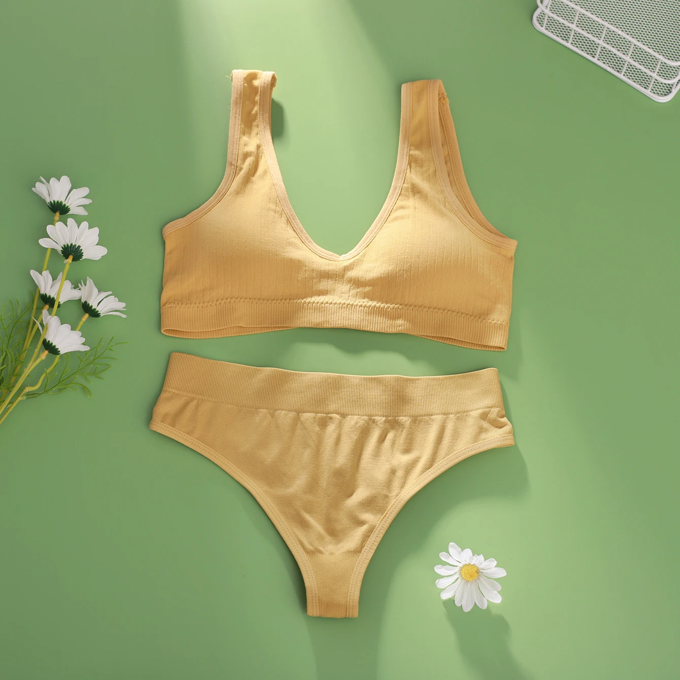 2PCS Women Bralettle Set V-Neck Wire Free Bra Padded Crop Top Female Breathable Underwear Suit Lingerie Brassiere
2PCS Women Bralettle Set V-Neck Wire Free Bra Padded Crop Top Female Breathable Underwear Suit Lingerie Brassiere