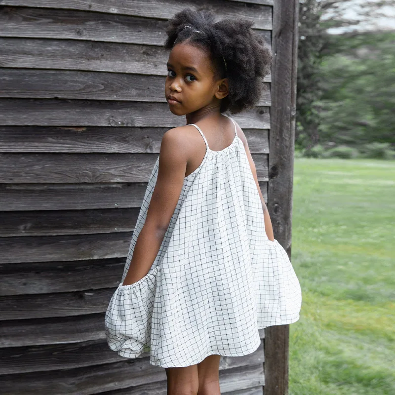2023 New Summer Dress For Girls Cotton Comfortable Baby Girl Plaid Princess Slip Dresses with Pockets Casual Children's Clothing
2023 New Summer Dress For Girls Cotton Comfortable Baby Girl Plaid Princess Slip Dresses with Pockets Casual Children's Clothing