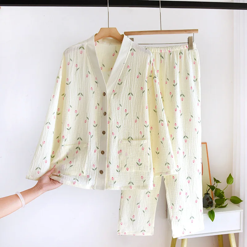 Plus Size Japanese New Autumn Ladies Pajamas Long-Sleeved Trousers Two-piece Set 100% Cotton Crepe Loungewear V-neck Thin Suit
Plus Size Japanese New Autumn Ladies Pajamas Long-Sleeved Trousers Two-piece Set 100% Cotton Crepe Loungewear V-neck Thin Suit