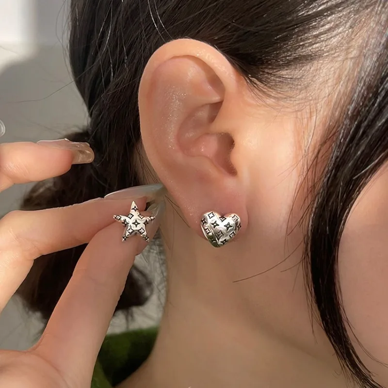 WEIYUE retro flowers love star earrings female fashion personality flower pattern S925 silver simple earrings hip hop earrings
WEIYUE retro flowers love star earrings female fashion personality flower pattern S925 silver simple earrings hip hop earrings