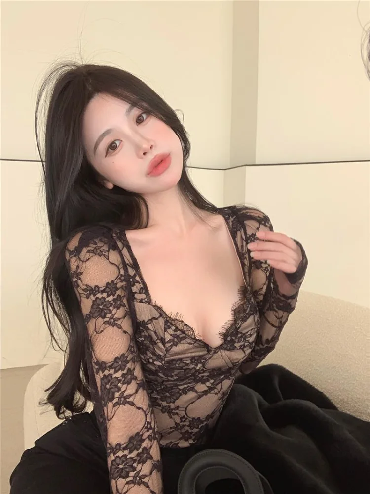 Korean Chic Mesh See Through T-shirts Autumn Square Collar Lace Shirts Blouses Sexy Slim Fit Long Sleeve Bottoming Top Women
Korean Chic Mesh See Through T-shirts Autumn Square Collar Lace Shirts Blouses Sexy Slim Fit Long Sleeve Bottoming Top Women