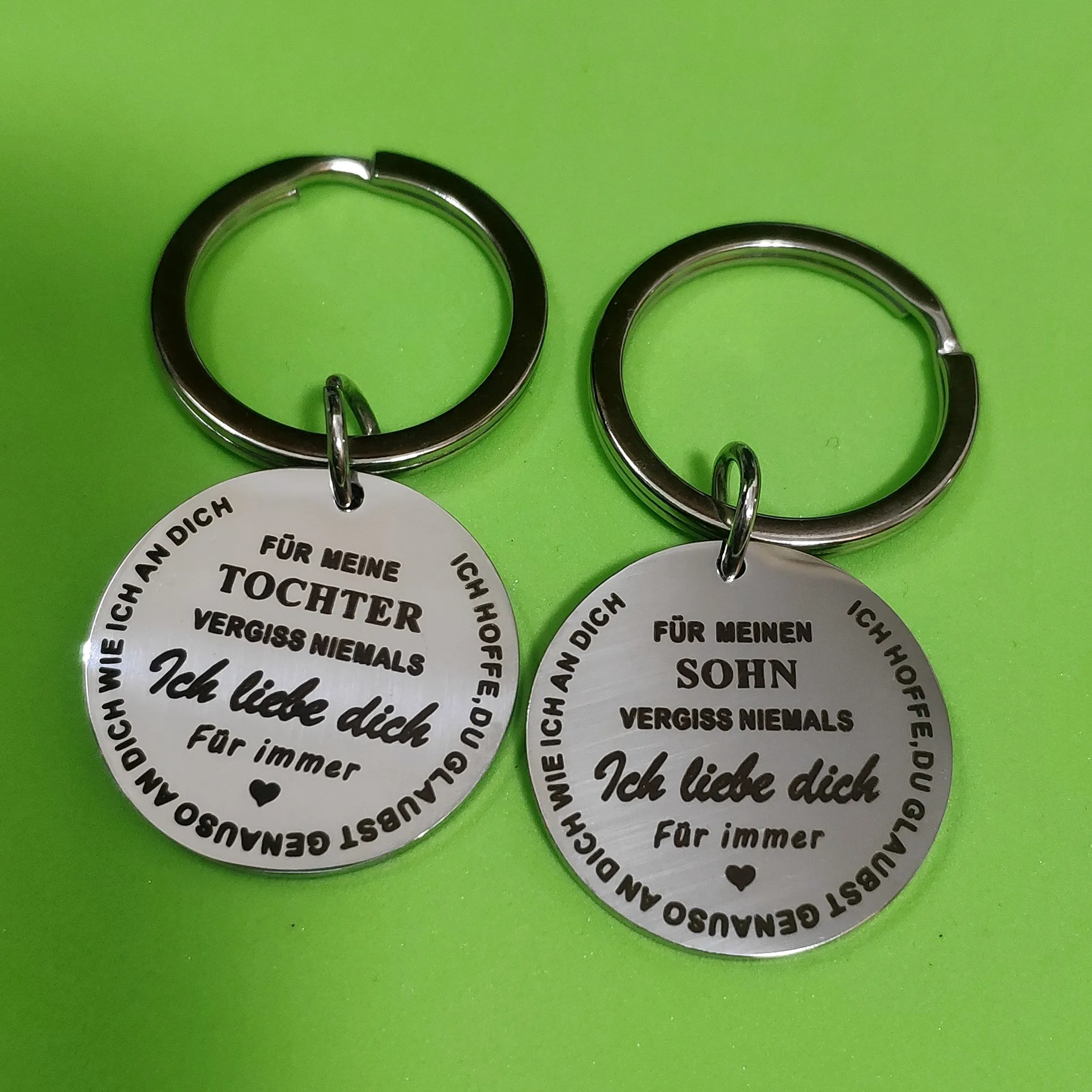 SOHN/TOCHTER Carabiner for Keys Holiday Birthday Keyring Stainless Steel Keychain Creative German Son Daughter Kids Gift
SOHN/TOCHTER Carabiner for Keys Holiday Birthday Keyring Stainless Steel Keychain Creative German Son Daughter Kids Gift