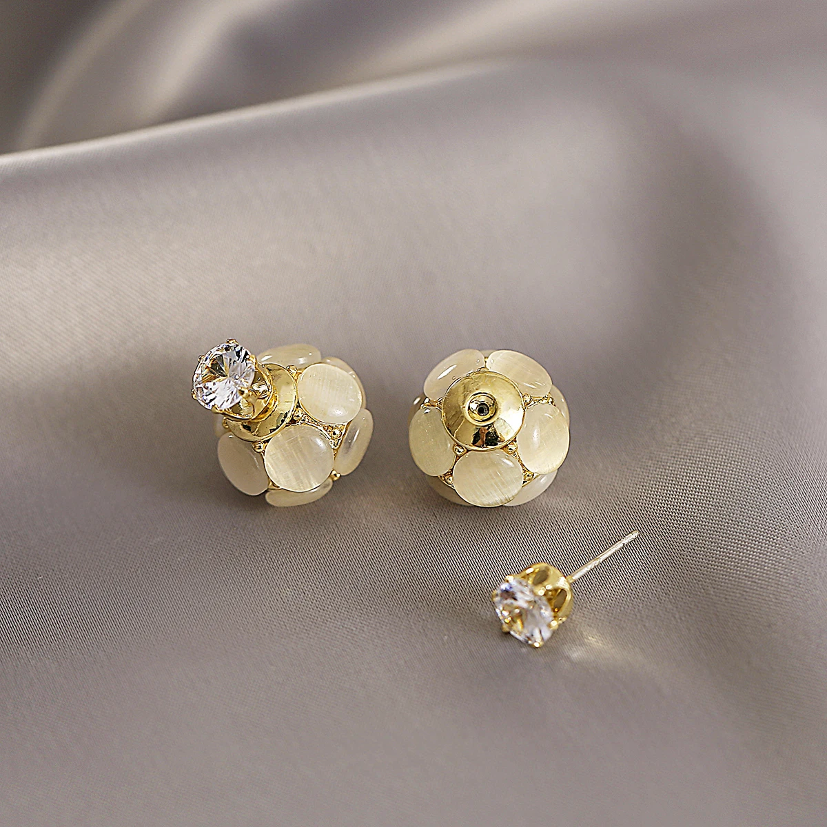 Корейские классические Висячие золотые серьги с опалами, корейская бижутерия, роскошные аксессуары для вечеринки, подарок для женщины
Корейские классические Висячие золотые серьги с опалами, корейская бижутерия, роскошные аксессуары для вечеринки, подарок для женщины