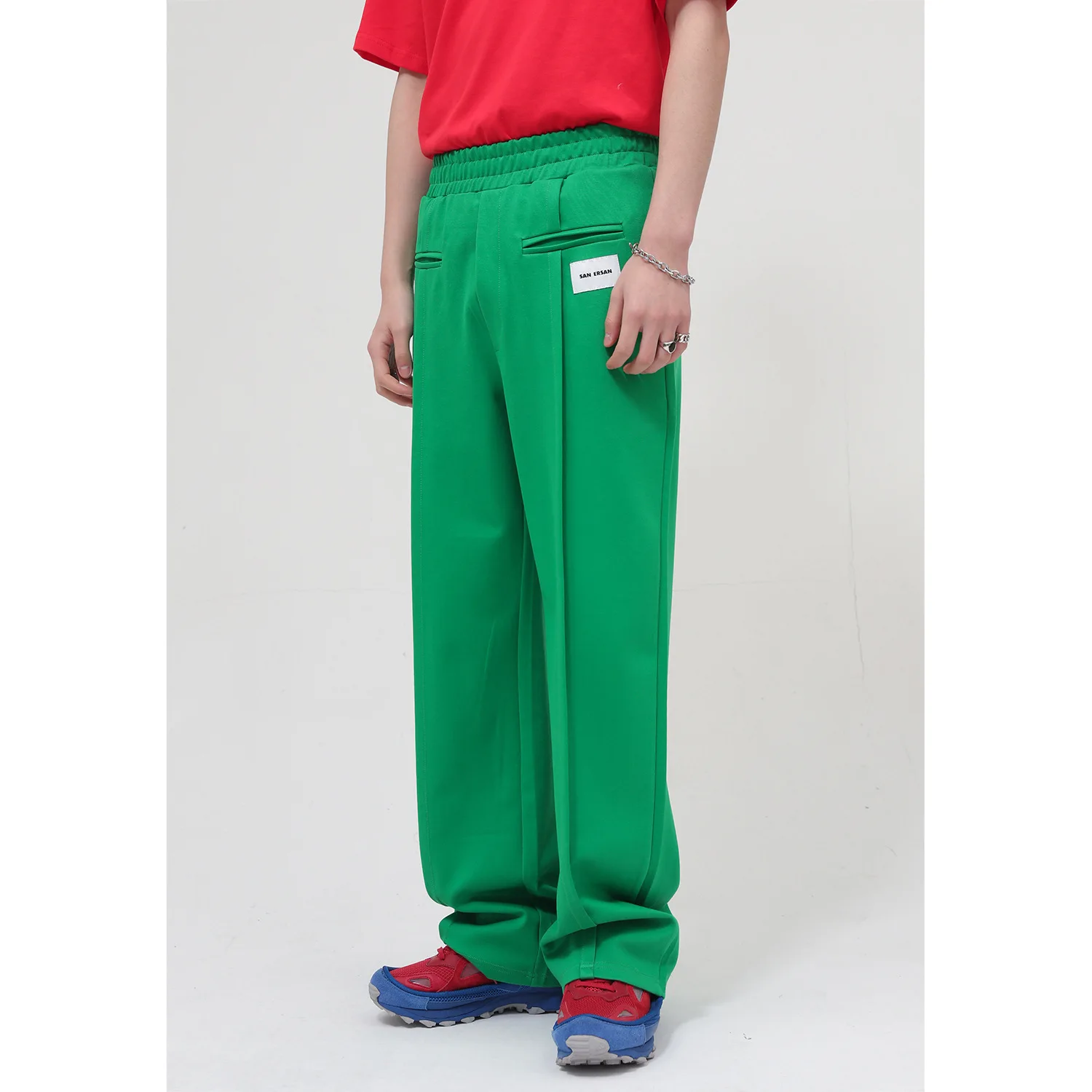Korean version of the simple lazy style label design mid-waist green casual pants men's fashion all-match straight pants
Korean version of the simple lazy style label design mid-waist green casual pants men's fashion all-match straight pants