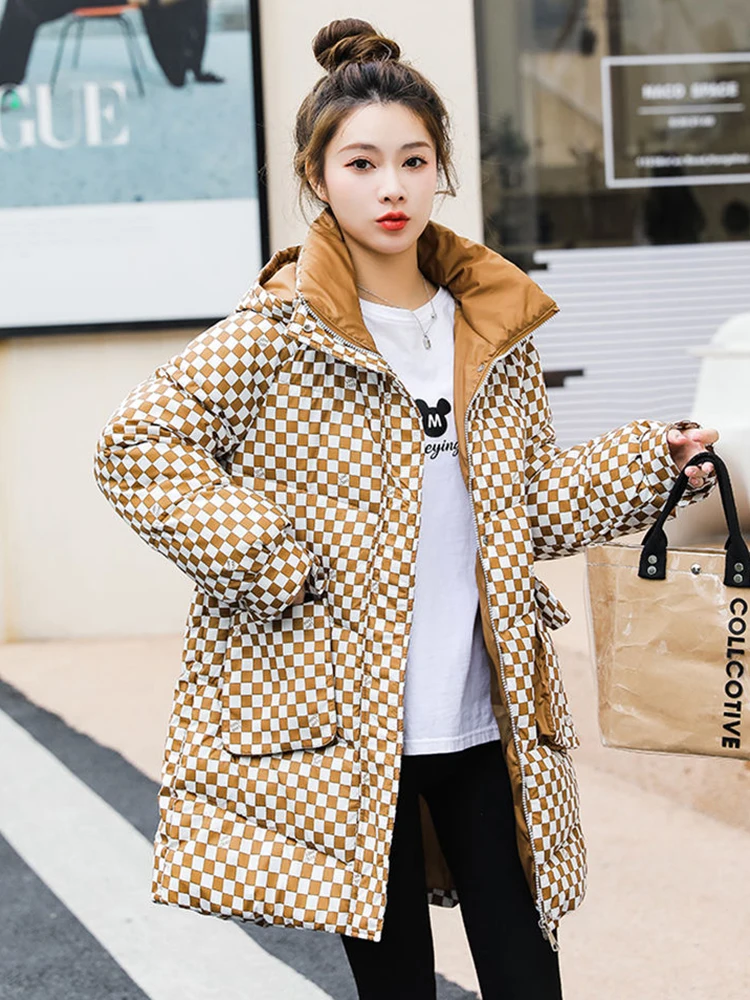 KBAT Winter Cotton Padded Jacket Female Plaid Hooded Warm Parka Snow Coat For Women Big Pocket Long Winter Puffer Jacket
KBAT Winter Cotton Padded Jacket Female Plaid Hooded Warm Parka Snow Coat For Women Big Pocket Long Winter Puffer Jacket