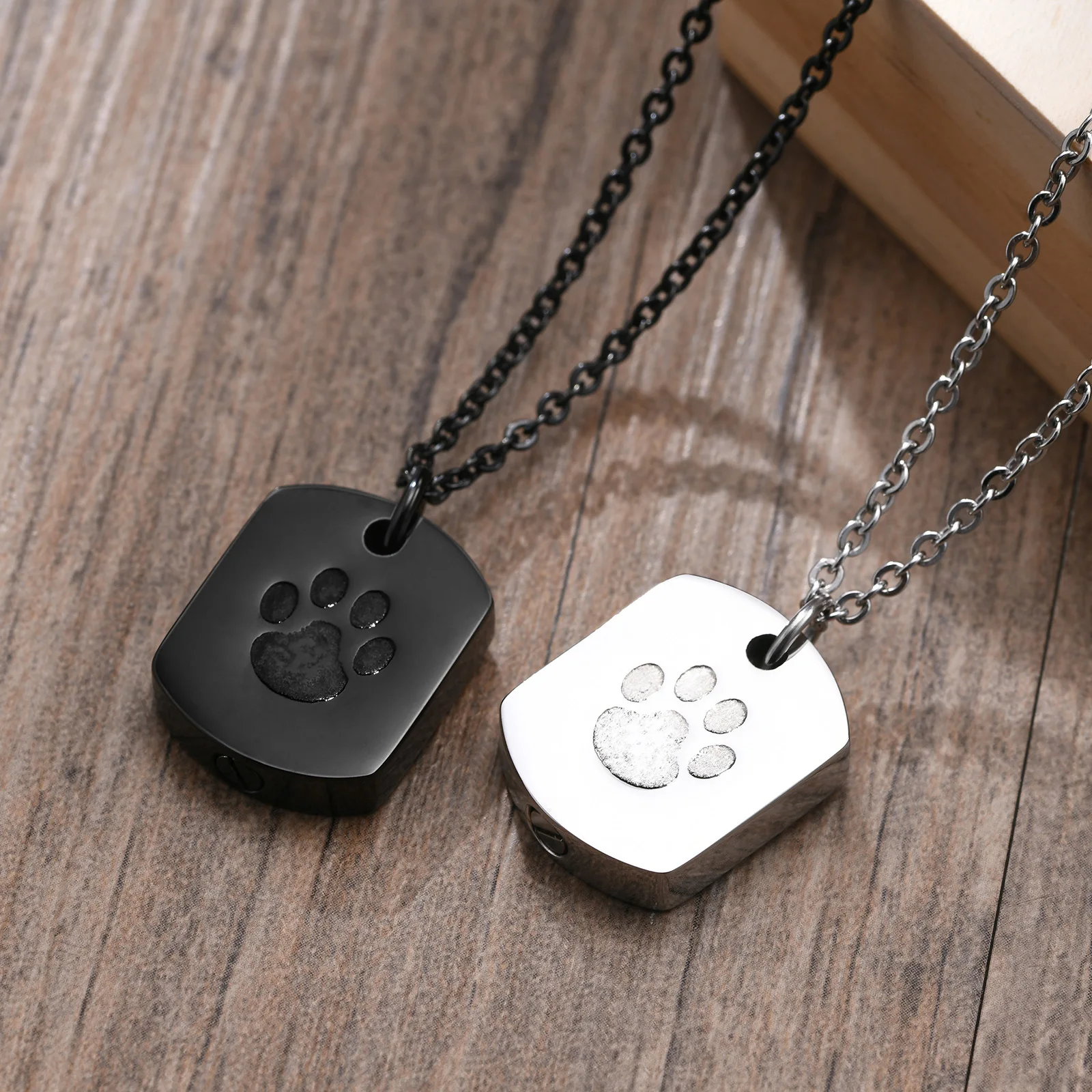 Stainless Steel Dog Paw Urn Openable Pendant Black Men's Necklace Unscrew Metal Accessories
Stainless Steel Dog Paw Urn Openable Pendant Black Men's Necklace Unscrew Metal Accessories