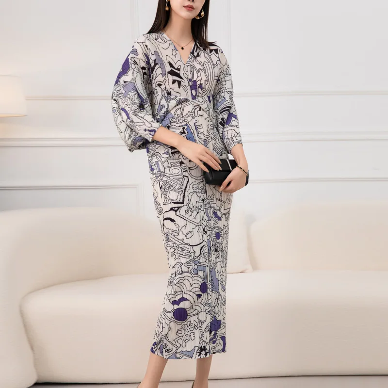Miyake Pleated Dress for Women 2022 Summer New Loose Large Size Batwing Sleeve Dress Chic Designer V-neck Dress Dresses Women
Miyake Pleated Dress for Women 2022 Summer New Loose Large Size Batwing Sleeve Dress Chic Designer V-neck Dress Dresses Women