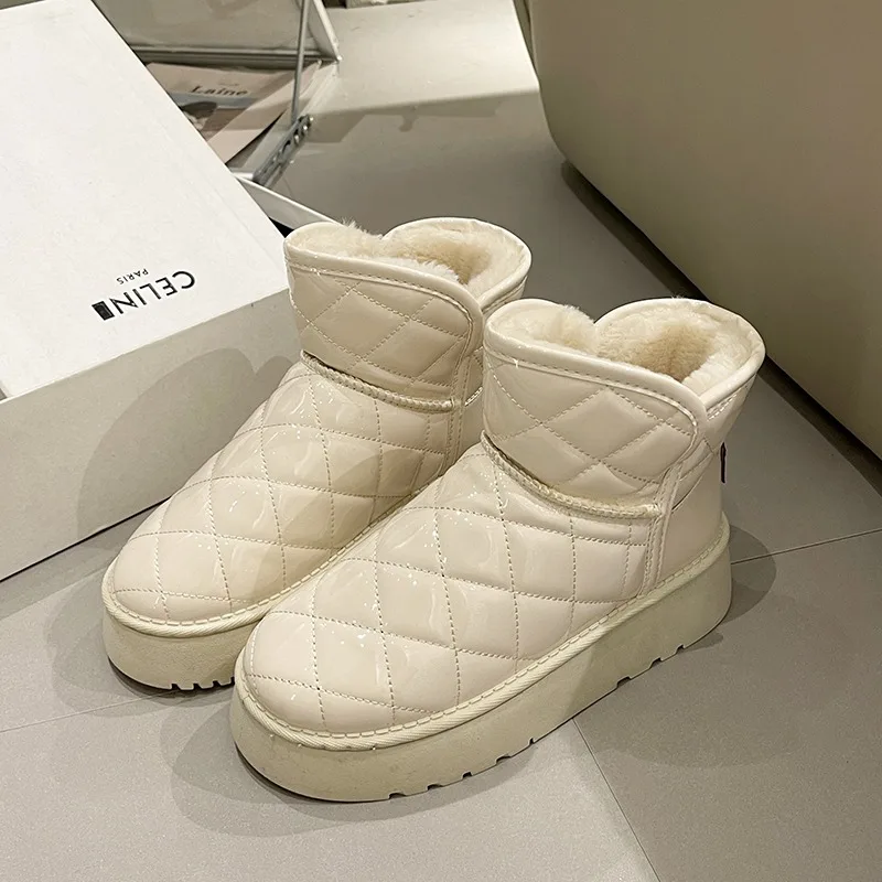 2023 Winter New Round Head Plaid Leather Solid Thick Bottom Waterproof Platform Versatile Warm and Comfortable Women Snow Boots
2023 Winter New Round Head Plaid Leather Solid Thick Bottom Waterproof Platform Versatile Warm and Comfortable Women Snow Boots