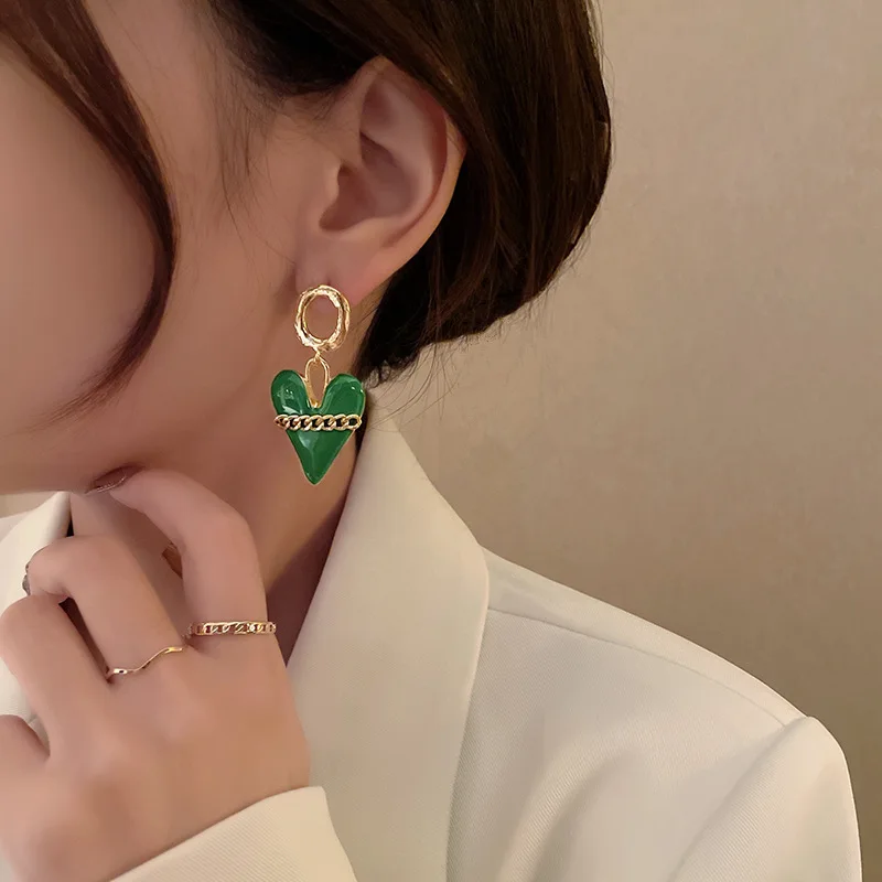 S925 Silver Needle Oil Dripping Chain Love Earrings Europe and America Necklace Women' Small Design Autumn Earrings Temperament
S925 Silver Needle Oil Dripping Chain Love Earrings Europe and America Necklace Women' Small Design Autumn Earrings Temperament