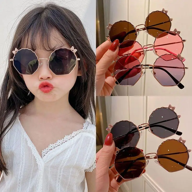 New Children's Sunglasses Sanrio Hellokitty Kawaii Bow Uv Resistant Sunglasses Creative Fashion Shell Glasses Summer Versatile
New Children's Sunglasses Sanrio Hellokitty Kawaii Bow Uv Resistant Sunglasses Creative Fashion Shell Glasses Summer Versatile