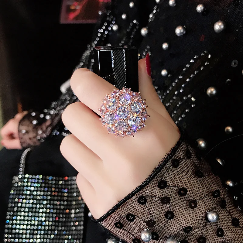 Hot New luxury diamond round ultra-shimmering zircon ring, European and n banquet engagement ring woman
Hot New luxury diamond round ultra-shimmering zircon ring, European and n banquet engagement ring woman