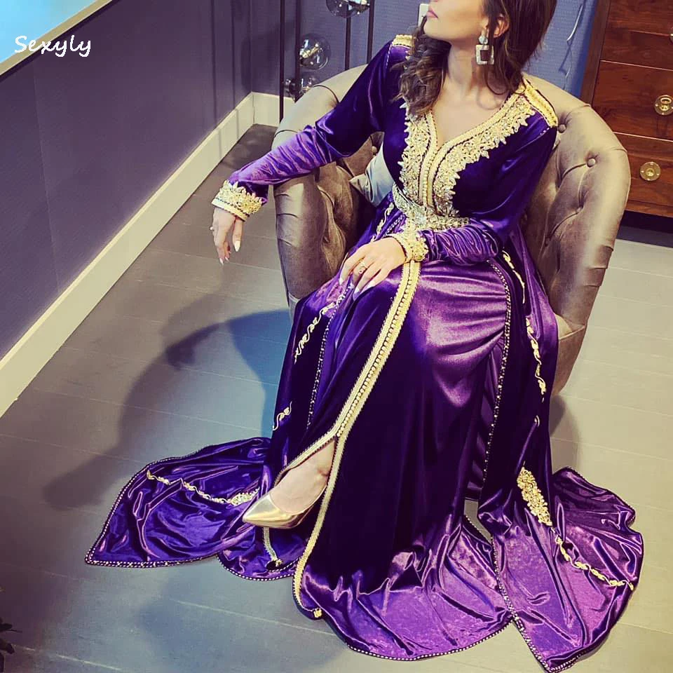 Vintage Purple Kaftan Moroccan Evenin Dress Mariage 2022 Long Sleeve V Neck Gold Lace Muslim Prom Dress Abaya Plus Size Party 
Vintage Purple Kaftan Moroccan Evenin Dress Mariage 2022 Long Sleeve V Neck Gold Lace Muslim Prom Dress Abaya Plus Size Party