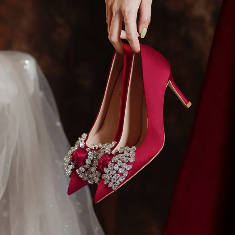 BCEBYL New Pointed Toe Stiletto Rhinestone Bow Decoration Elegant Women's Shoes Sexy Fashion Wedding Banquet Party High Heels
BCEBYL New Pointed Toe Stiletto Rhinestone Bow Decoration Elegant Women's Shoes Sexy Fashion Wedding Banquet Party High Heels