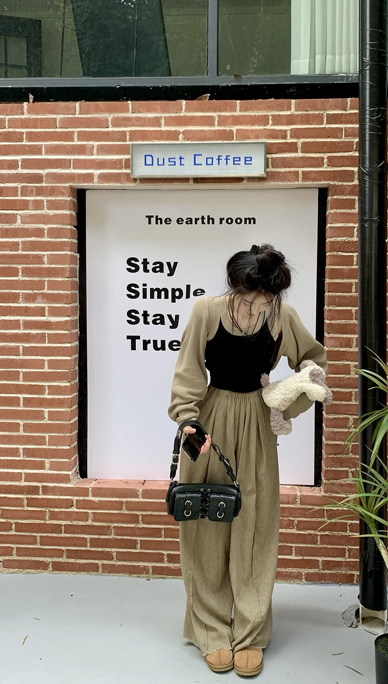 GY0648 2022 New Fashion Spice Girl Color Contrast Short Knitted Sling Vest Long Sleeve Sweater Coat Autumn Suit Fashion
GY0648 2022 New Fashion Spice Girl Color Contrast Short Knitted Sling Vest Long Sleeve Sweater Coat Autumn Suit Fashion