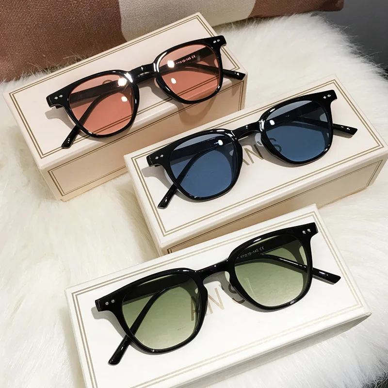 Fashion Vintage Square Sunglasses Women Oversized Sunglass Women Men Retro Black Sun Glasses Shades Goggle UV400
Fashion Vintage Square Sunglasses Women Oversized Sunglass Women Men Retro Black Sun Glasses Shades Goggle UV400