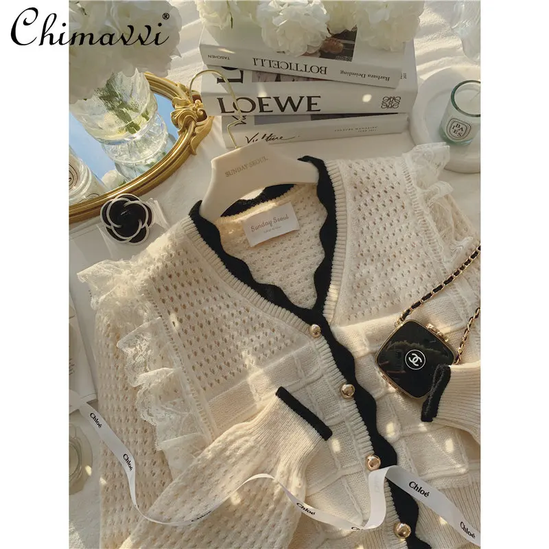 Женский трикотажный кардиган с V-образным вырезом и длинными рукавами
Женский трикотажный кардиган с V-образным вырезом и длинными рукавами