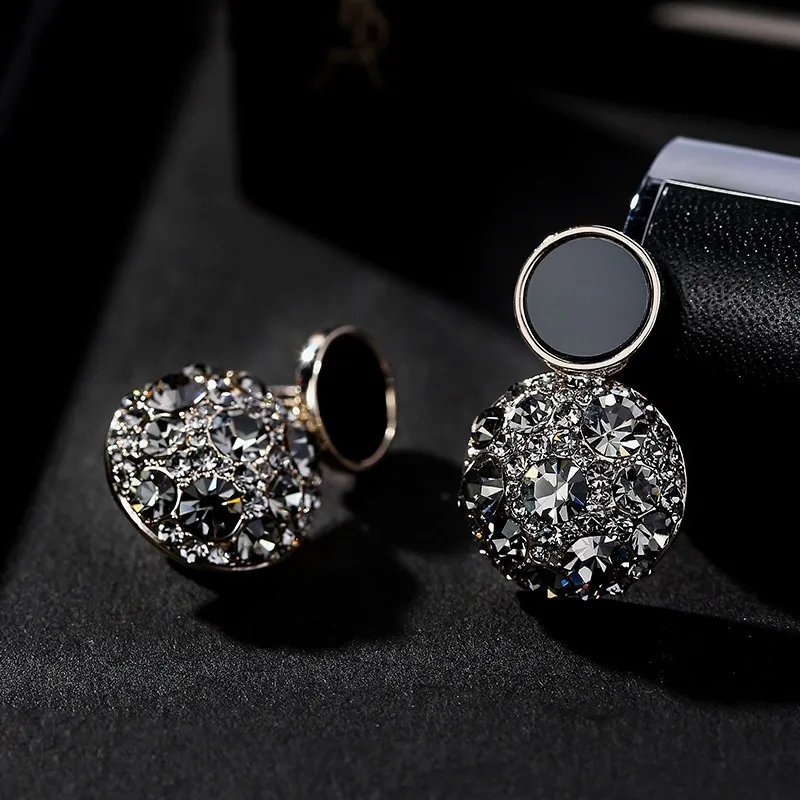925 Silver Needle Simple Retro Korean Winter Rhinestone Fashion Earrings Geometric Round Square Full Diamond Simple Ear Jewelry
925 Silver Needle Simple Retro Korean Winter Rhinestone Fashion Earrings Geometric Round Square Full Diamond Simple Ear Jewelry