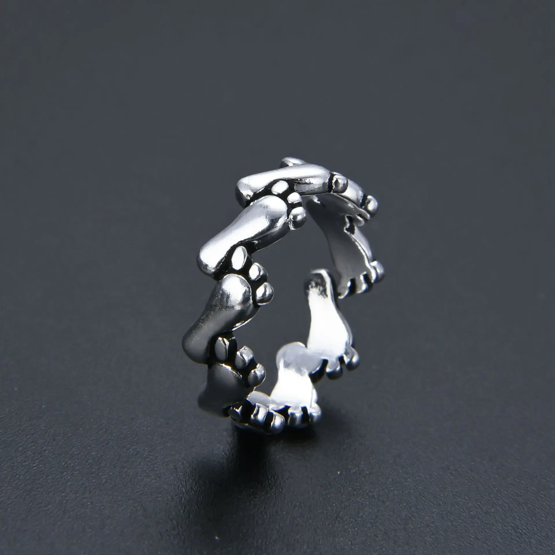 TULX Vintage Footprints Rings For Men Women Cute Retro Baby Foot Finger Rings Birthday Party Jewelry Wholesale
TULX Vintage Footprints Rings For Men Women Cute Retro Baby Foot Finger Rings Birthday Party Jewelry Wholesale
