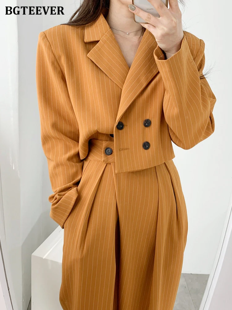 BGTEEVER Vintage Loose Striped Trousers Suits Women Double Breasted Short Jackets & Wide Leg Pants Ladies 2 Pieces Blazer Set
BGTEEVER Vintage Loose Striped Trousers Suits Women Double Breasted Short Jackets & Wide Leg Pants Ladies 2 Pieces Blazer Set