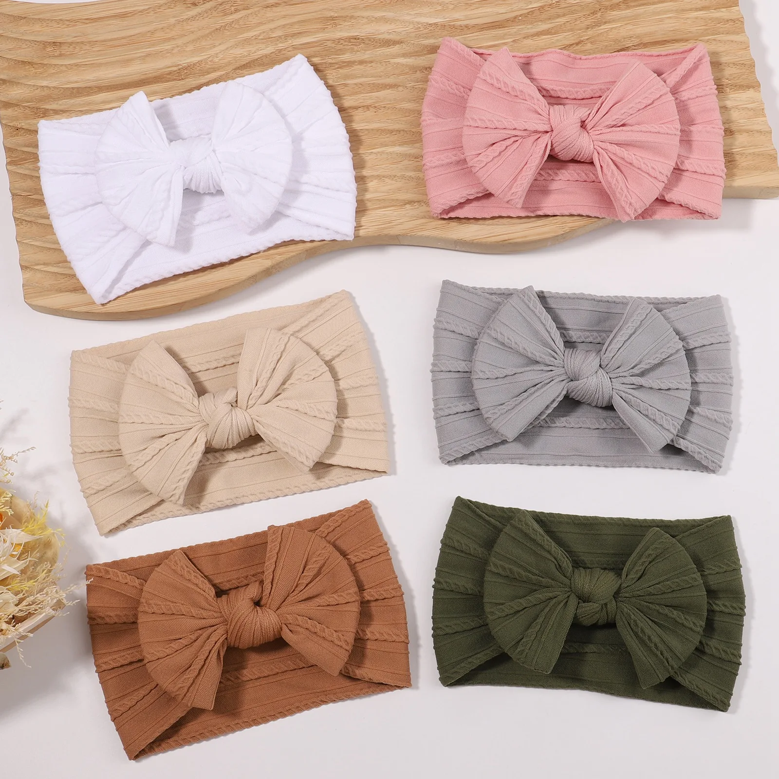 1pc New Cable Knit Nylon Girls Headband Top Knotted Baby Nylon Elastic Hair Bands Girls Headwear Infant Nylon Baby Head wraps
1pc New Cable Knit Nylon Girls Headband Top Knotted Baby Nylon Elastic Hair Bands Girls Headwear Infant Nylon Baby Head wraps