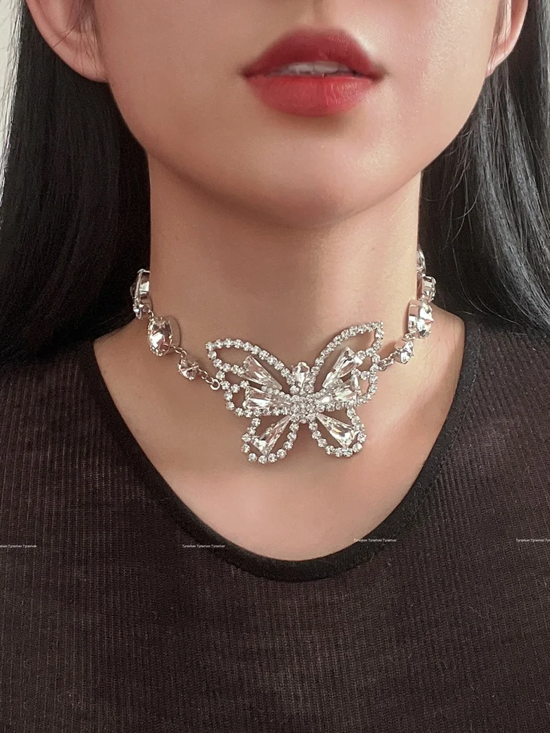 Timeless Wonder Stunning Zirconia Butterfly Necklace for Women Designer Jewelry Goth Luxury Brand Rare Bride Gift Rumway UK 4553
Timeless Wonder Stunning Zirconia Butterfly Necklace for Women Designer Jewelry Goth Luxury Brand Rare Bride Gift Rumway UK 4553