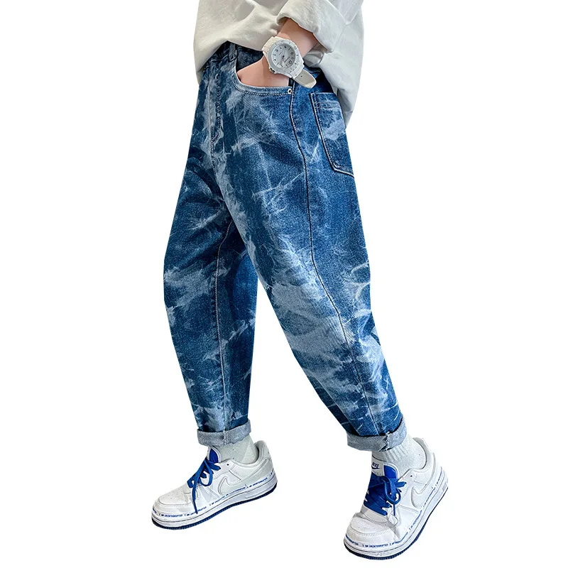 2022 New Spring Summer Boys Denim Pants Children's Tie Dye Type Cotton Trousers Teens Casual Outfits Jeans for 3-14Y Students 
2022 New Spring Summer Boys Denim Pants Children's Tie Dye Type Cotton Trousers Teens Casual Outfits Jeans for 3-14Y Students
