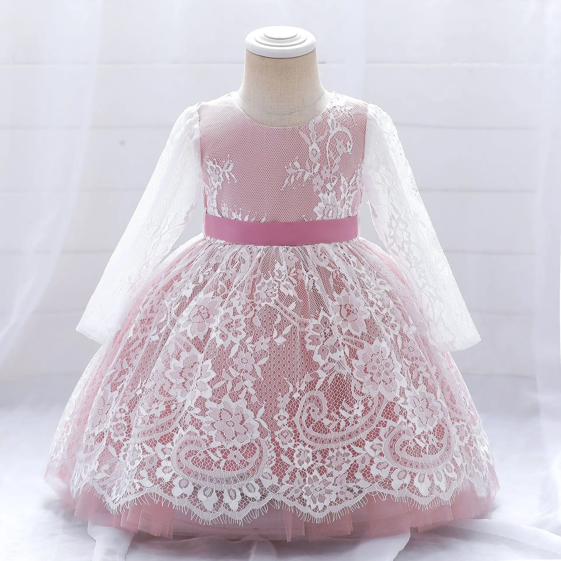 Lace Kid Wedding Dress For Girl Children Costume Vintage Short Bridesmaid Party Princess Long Sleeves Pageant Gown
Lace Kid Wedding Dress For Girl Children Costume Vintage Short Bridesmaid Party Princess Long Sleeves Pageant Gown