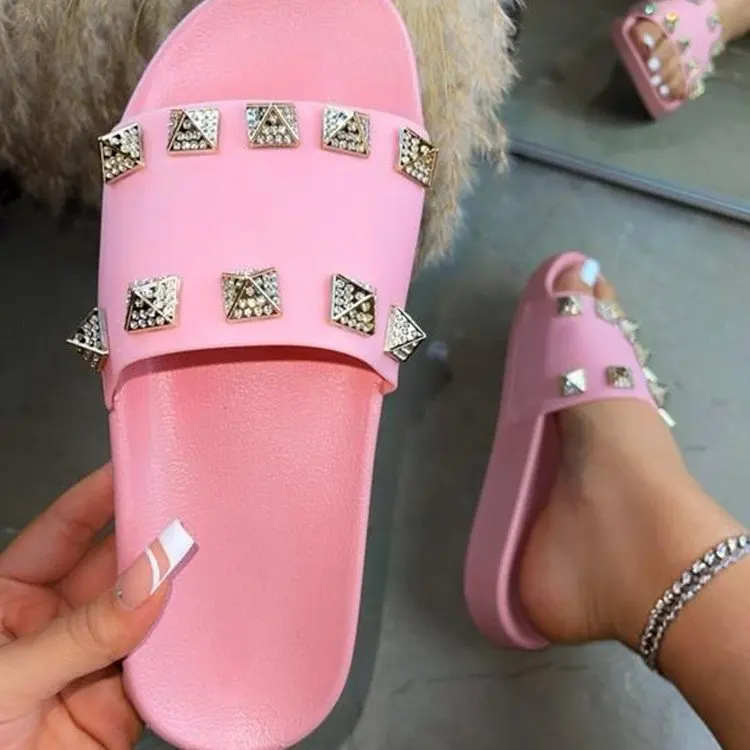 Roman Rivet Rhinestone Outdoor Beach Flat Durable Slippers Women 2022 New Spring/summer Sandals PVC Sweet Slides
Roman Rivet Rhinestone Outdoor Beach Flat Durable Slippers Women 2022 New Spring/summer Sandals PVC Sweet Slides