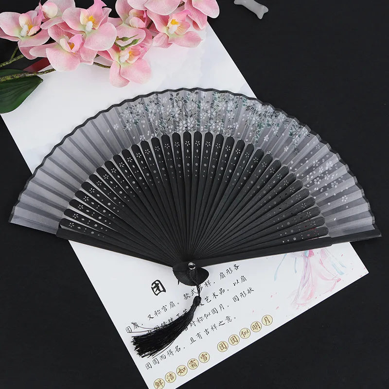 Vintage Style Silk Folding Fan Japanese Pattern Art Craft Gift Home Party Favor Supplies Chinese Dance Hand Fan Decorative Gift
Vintage Style Silk Folding Fan Japanese Pattern Art Craft Gift Home Party Favor Supplies Chinese Dance Hand Fan Decorative Gift