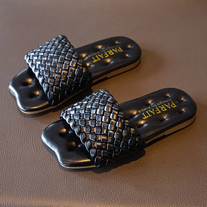 2022 Summer Girls Slippers Sandals Weave Fashion Children Footwear Shoes Kids Baby Girls Beach Slippers Soft Princess Shoes
2022 Summer Girls Slippers Sandals Weave Fashion Children Footwear Shoes Kids Baby Girls Beach Slippers Soft Princess Shoes