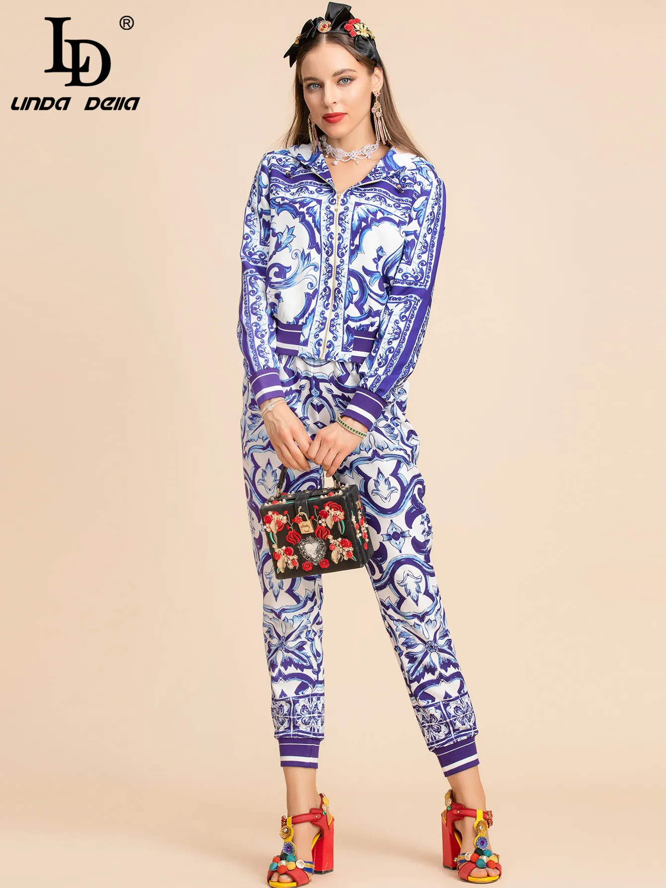 LD LINDA DELLA 2022 Designer Women's Fashion Suit Autumn Blue and White Porcelain Print Long sleeve Coat and Pants 2 Piece Set
LD LINDA DELLA 2022 Designer Women's Fashion Suit Autumn Blue and White Porcelain Print Long sleeve Coat and Pants 2 Piece Set