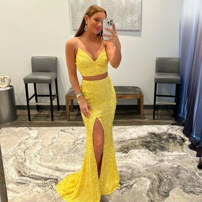 Chic And Elegant Woman Plus Size Yellow Dresses For Women Set Woman 2 Pieces Sequins Beaded Dress Long Set Of Two Fashion Picecs
Chic And Elegant Woman Plus Size Yellow Dresses For Women Set Woman 2 Pieces Sequins Beaded Dress Long Set Of Two Fashion Picecs