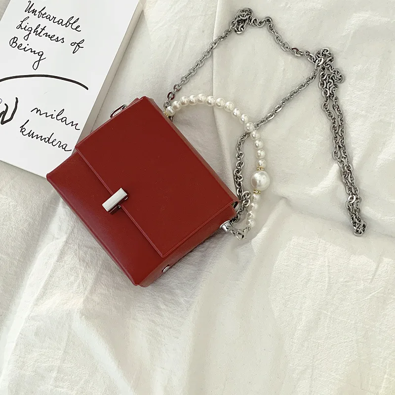 women’s Bag Design Sense Crossbody Bag Female 2022 New Purse Simple All-match Pearl Portable Small Square Bags Fashion Box Bag
women’s Bag Design Sense Crossbody Bag Female 2022 New Purse Simple All-match Pearl Portable Small Square Bags Fashion Box Bag