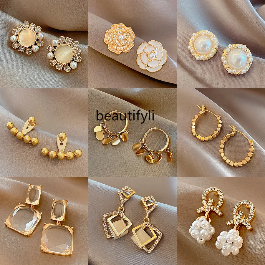 zqSterling Silver Needle Design French Style Pearl Stud Earrings Women Korean Vintage Earrings Simple Earrings Wholesale 
zqSterling Silver Needle Design French Style Pearl Stud Earrings Women Korean Vintage Earrings Simple Earrings Wholesale