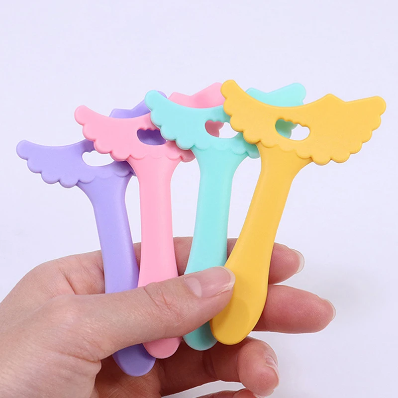 Многофункциональный силиконовый инструмент для макияжа глаз, косметические трафареты, подводка для глаз, форма для рисования, тени для век, перегородка для ресниц и лица, косметическая помощь
Многофункциональный силиконовый инструмент для макияжа глаз, косметические трафареты, подводка для глаз, форма для рисования, тени для век, перегородка для ресниц и лица, косметическая помощь