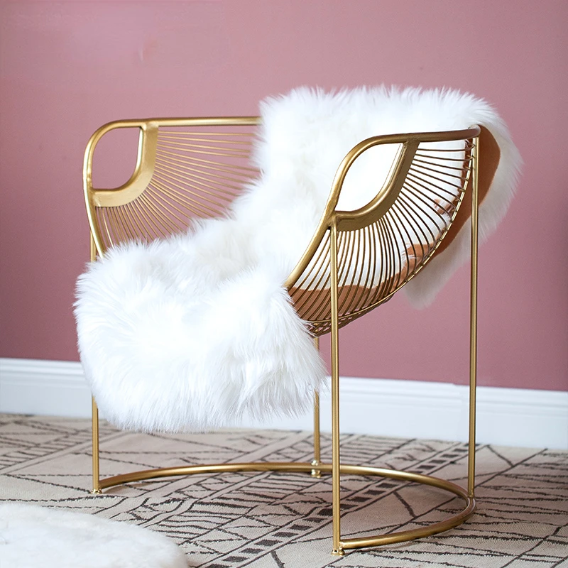 Leisure sofa chair Nordic light luxury single simple creative balcony leisure iron art golden designer furniture living room
Leisure sofa chair Nordic light luxury single simple creative balcony leisure iron art golden designer furniture living room