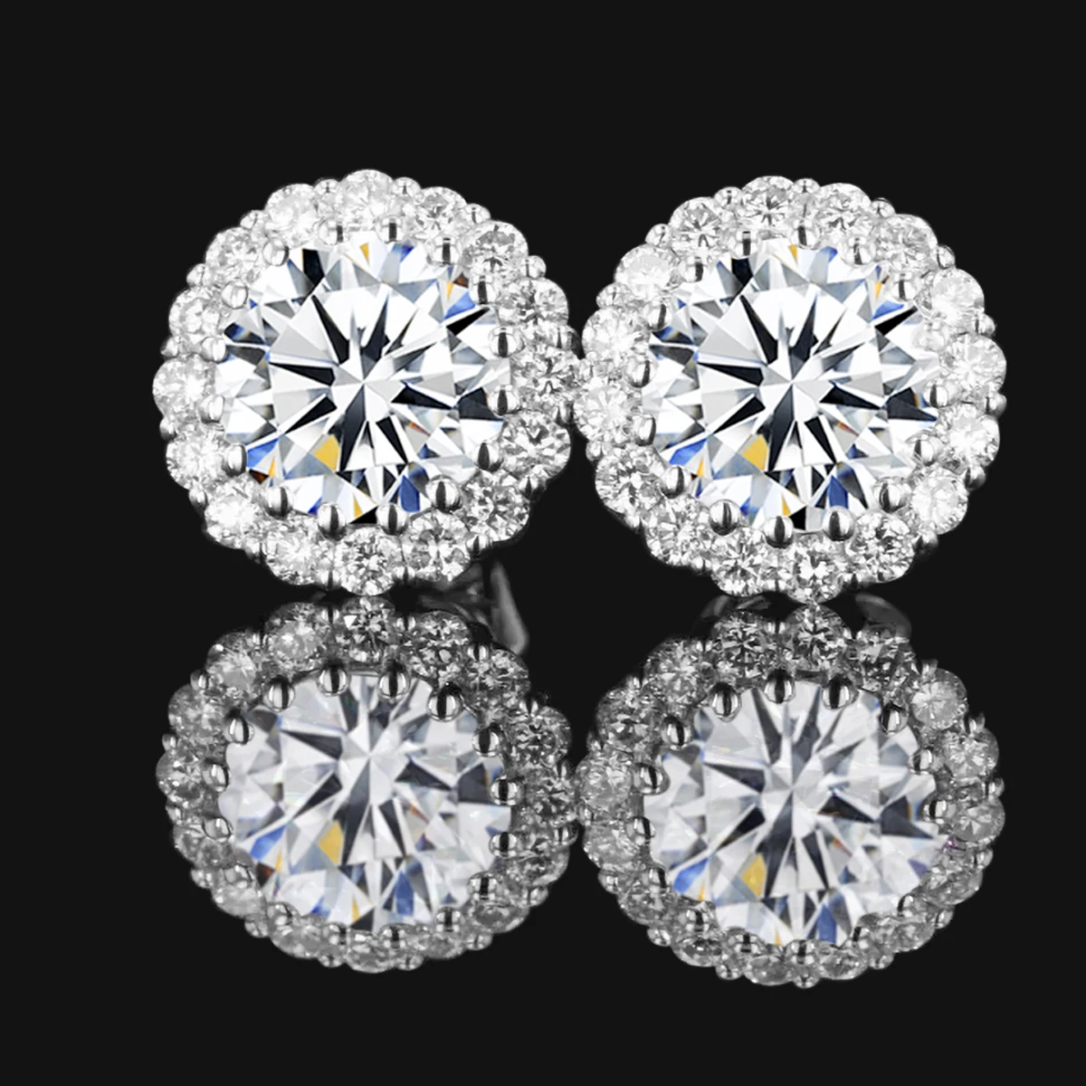 1.2ct D Color Moissanite Stud Earring For Women Wedding Fine Jewely with GRA 925 Sterling Sliver Plated 18K White Gold Earring
1.2ct D Color Moissanite Stud Earring For Women Wedding Fine Jewely with GRA 925 Sterling Sliver Plated 18K White Gold Earring