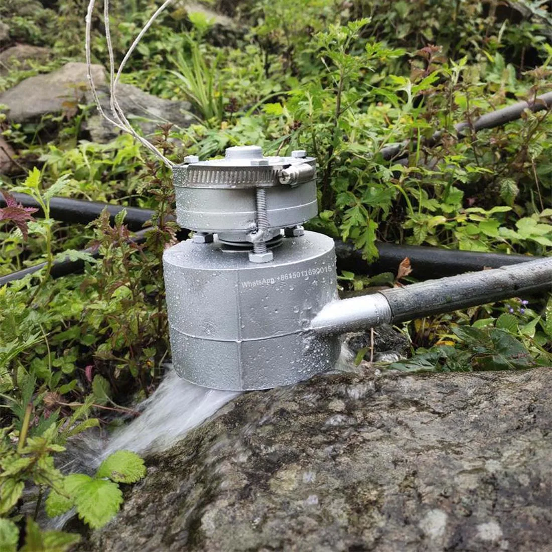 300W household small portable mini turbine hydro generator 220v AC charging mobile phone lighting
300W household small portable mini turbine hydro generator 220v AC charging mobile phone lighting
