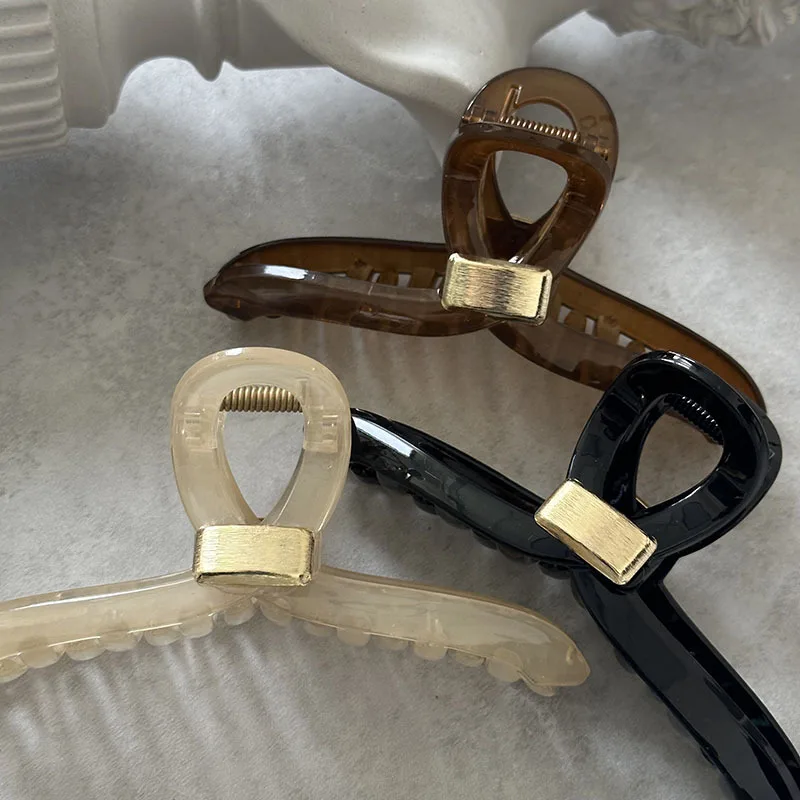 2023 Korean New Design Retro Geometric Hanger Cross Hair Clip Claw Fashion Simple Metal Plastic Shark Clip Hair Accessories
2023 Korean New Design Retro Geometric Hanger Cross Hair Clip Claw Fashion Simple Metal Plastic Shark Clip Hair Accessories