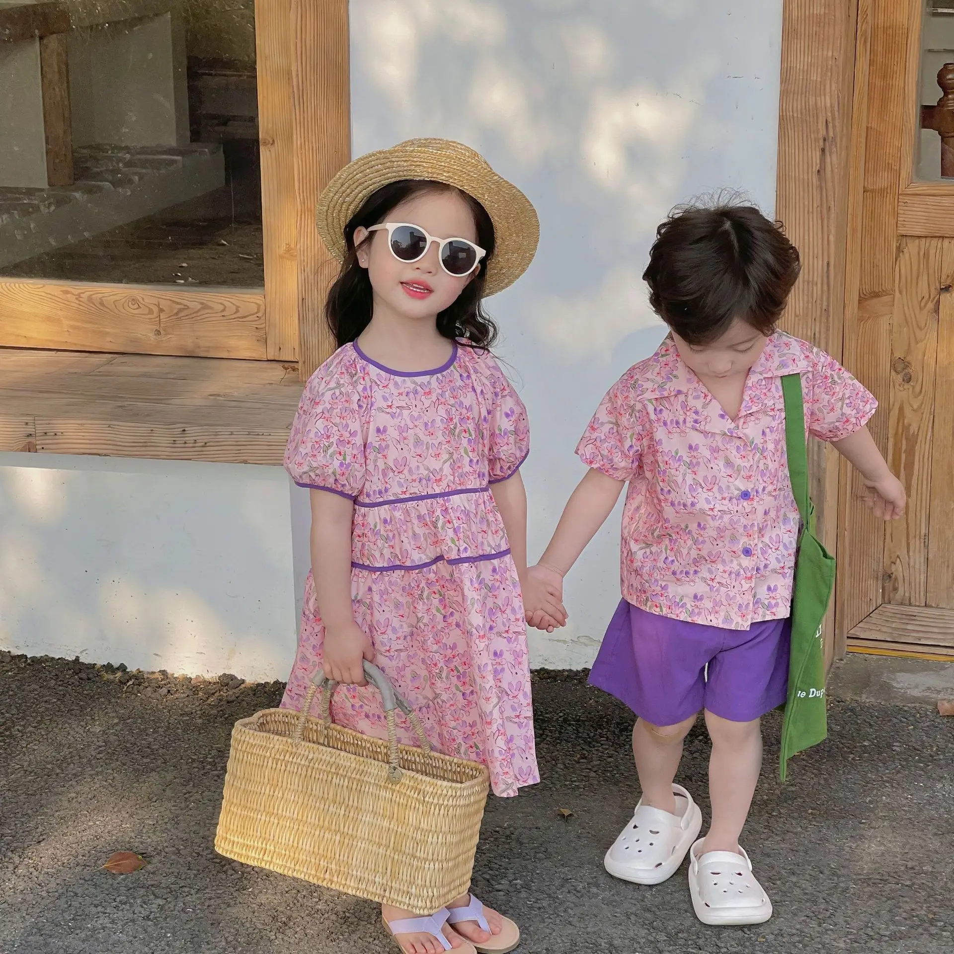 New Fashion Brother Sisiter Costume Summer Boy Children Flower Short Sleeve Shirt + Solid Shorts 2pcs Girl Cotton Princess Dress
New Fashion Brother Sisiter Costume Summer Boy Children Flower Short Sleeve Shirt + Solid Shorts 2pcs Girl Cotton Princess Dress