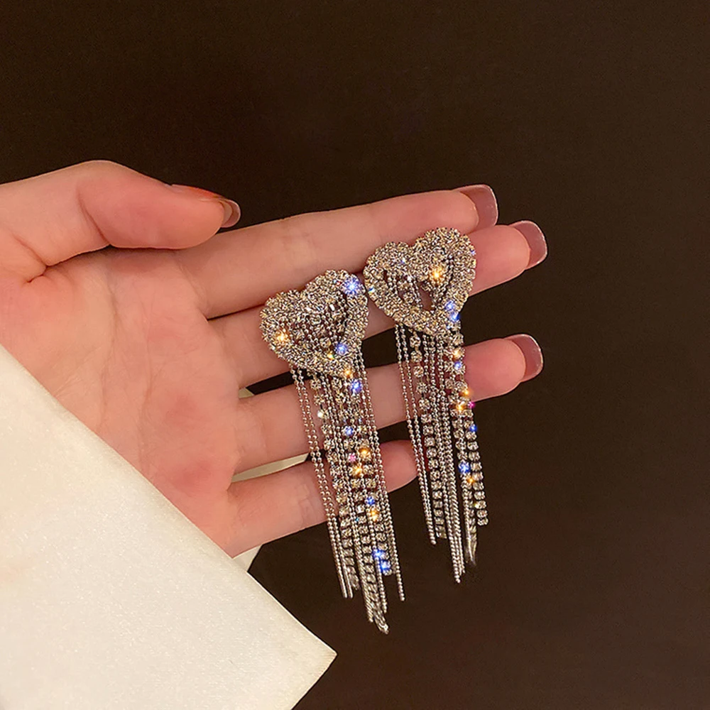 2022 New Long Tassel Full Rhinestone Drop Earrings for Women Ovsize Crystal Dangle Earrings Fashion Jewelry Accessories
2022 New Long Tassel Full Rhinestone Drop Earrings for Women Ovsize Crystal Dangle Earrings Fashion Jewelry Accessories