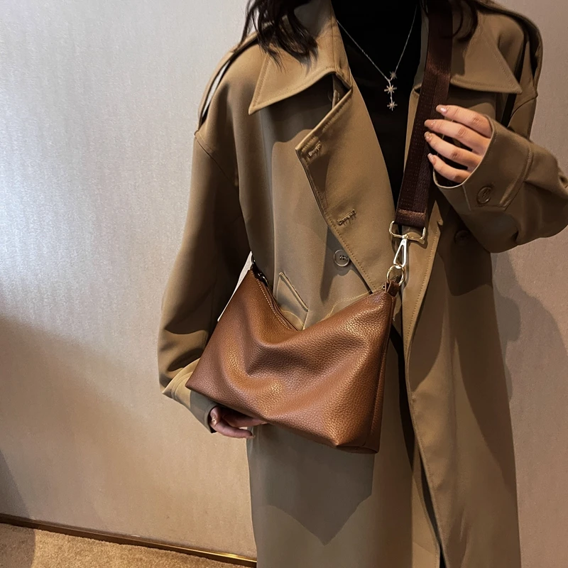ELM BAY|Cross-body Autumn And Winter New Style High Sense Fashion Large Capacity Commuting Small Crowd Texture Shoulder
ELM BAY|Cross-body Autumn And Winter New Style High Sense Fashion Large Capacity Commuting Small Crowd Texture Shoulder