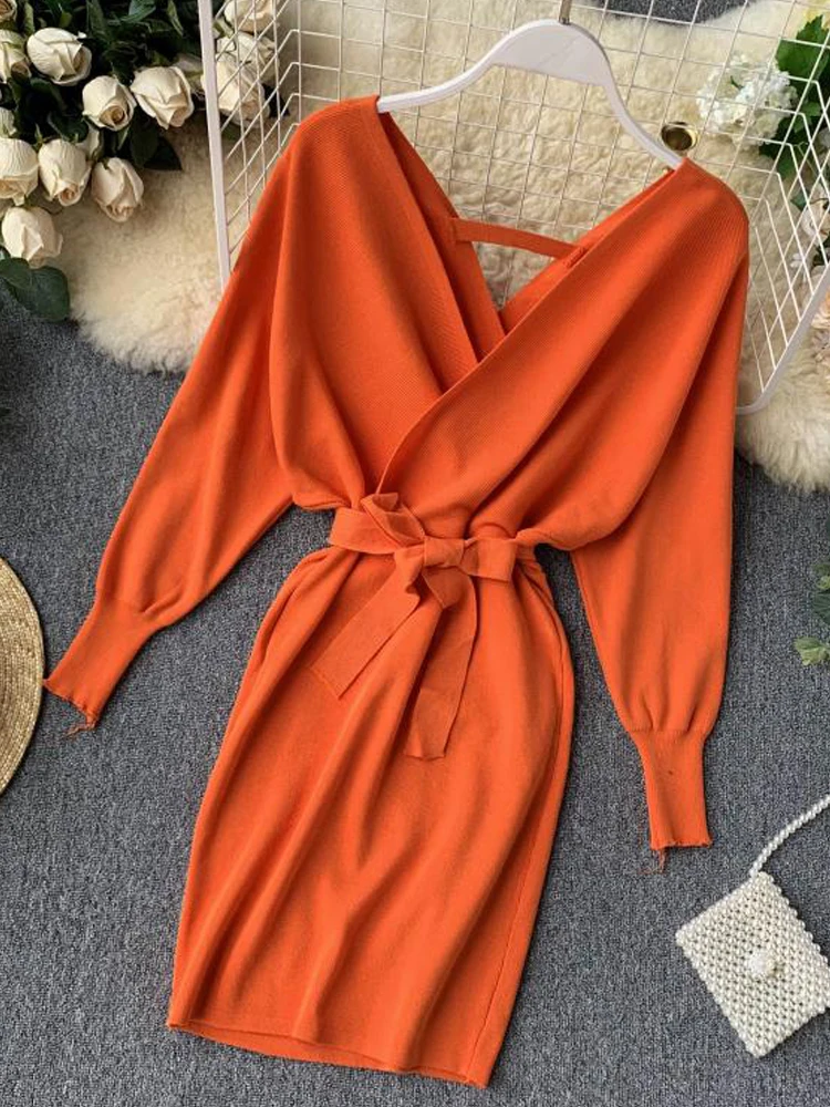 YuooMuoo Autumn Winter Women Knitted Sweater Dress 2022 New Korean Long Batwing Sleeve V Neck Elegant Dress Ladies Bandage Dress
YuooMuoo Autumn Winter Women Knitted Sweater Dress 2022 New Korean Long Batwing Sleeve V Neck Elegant Dress Ladies Bandage Dress