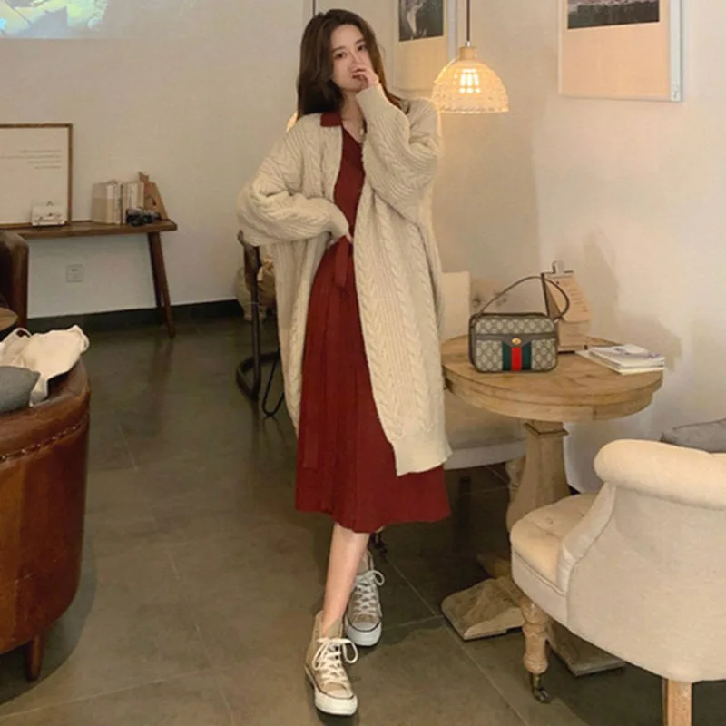 Sweater Coat Wear Mid-length Fashion Net Red Knitted Cardigan Outside Wear Western-style Tops All-match Autumn And Winter
Sweater Coat Wear Mid-length Fashion Net Red Knitted Cardigan Outside Wear Western-style Tops All-match Autumn And Winter