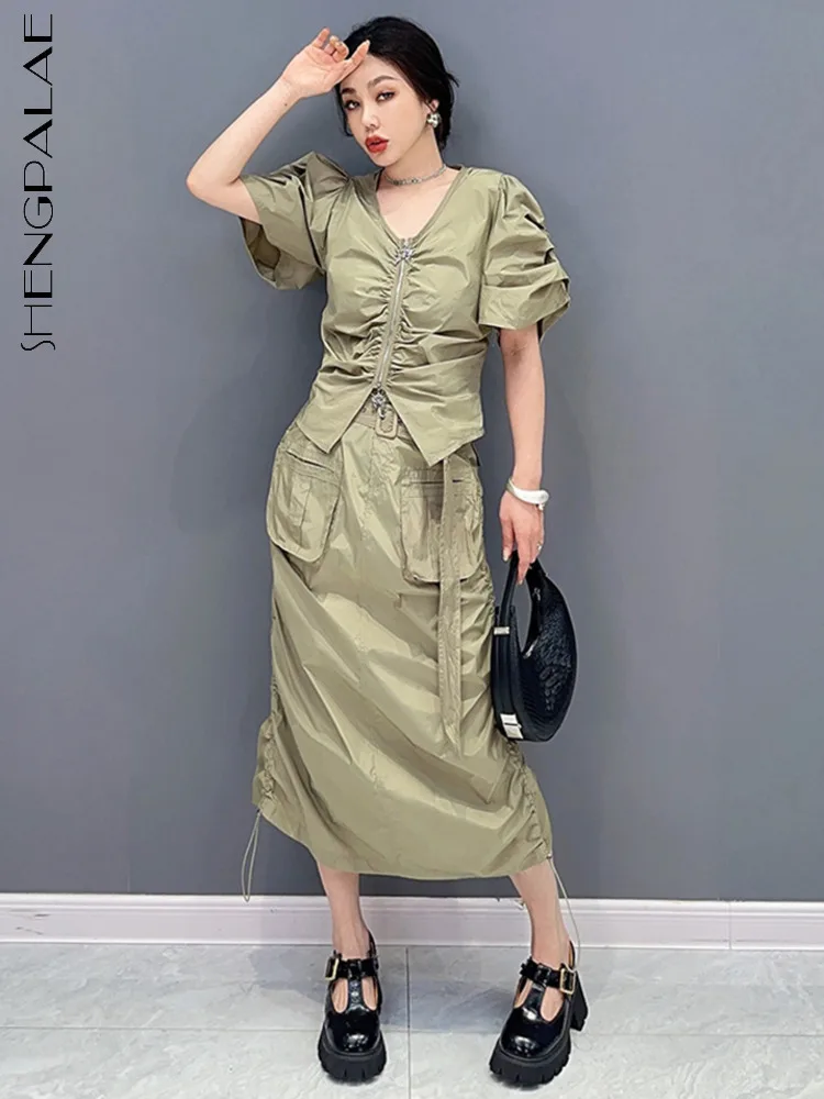 SHENGPALAE Fashion Women 2 Pcs Set Cargo V-neck Folds Zipper Puff Sleeve Top Drawstring Solid Color Skirt Summer 2023 New 5R3867
SHENGPALAE Fashion Women 2 Pcs Set Cargo V-neck Folds Zipper Puff Sleeve Top Drawstring Solid Color Skirt Summer 2023 New 5R3867